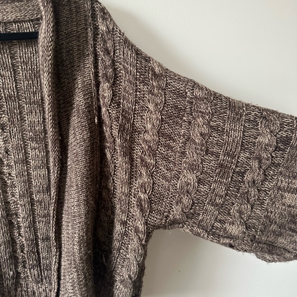 BROWN SWEATER SIZE MEDIUM REQUEST - Picture 5 of 5